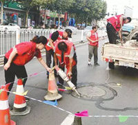 市區(qū)300余個“跳響”井蓋被修復，車輛經過不再敢“吱聲”